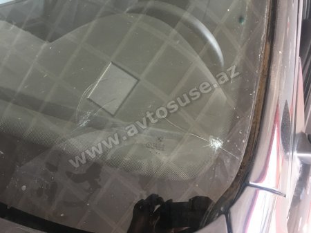 BMW E39 RƏNGLİ ŞÜŞƏ