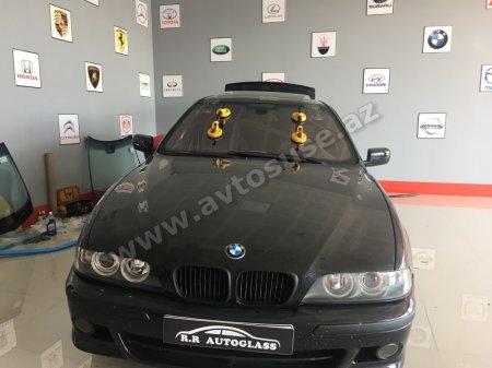 BMW E39 RƏNGLİ ŞÜŞƏ