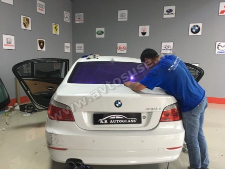 BMW E60 arxa şüşə