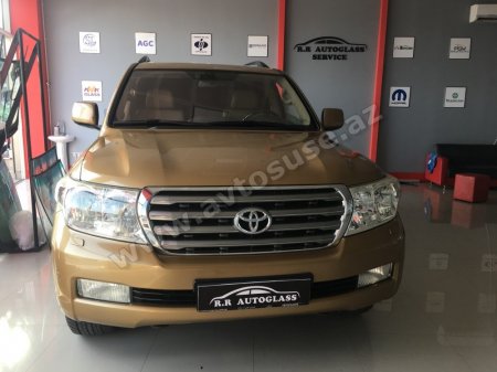 Toyota Land Cruiser FJ200 2010
