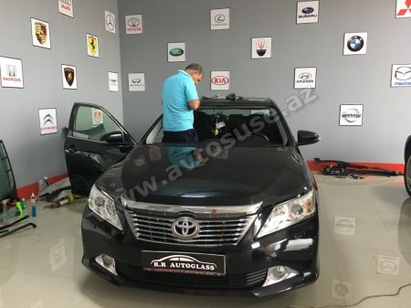 Toyota Camry 2015 zavod istehsalı şüşəsi