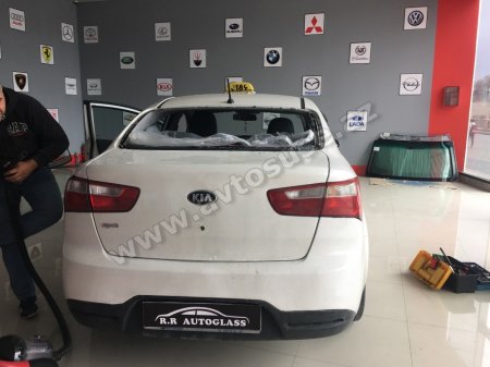 Kia Rio 2013 arxa şüşəsi