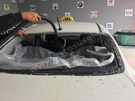 Kia Rio 2013 arxa şüşəsi