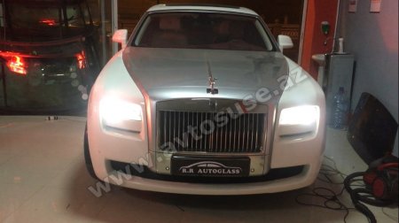 ROLLS ROYCE şüşəsi