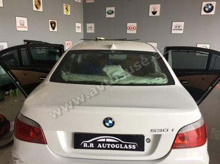 BMW E60 arxa şüşə
